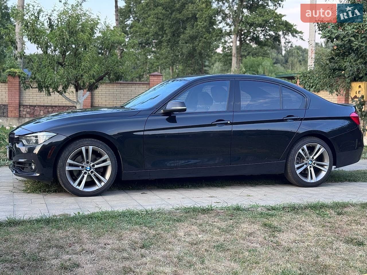 BMW 3 Series 2016 VIN WBA8B9C5XHK884843 фото оголошення 13 з 76
