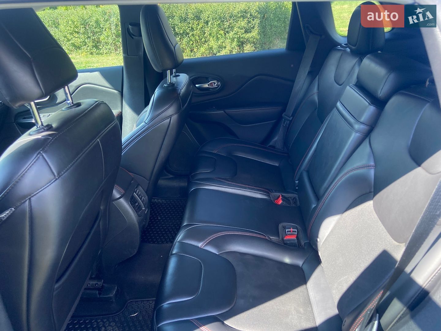 Jeep Cherokee 2018 VIN 1C4PJMBX2KD362565 фото оголошення 13 з 14