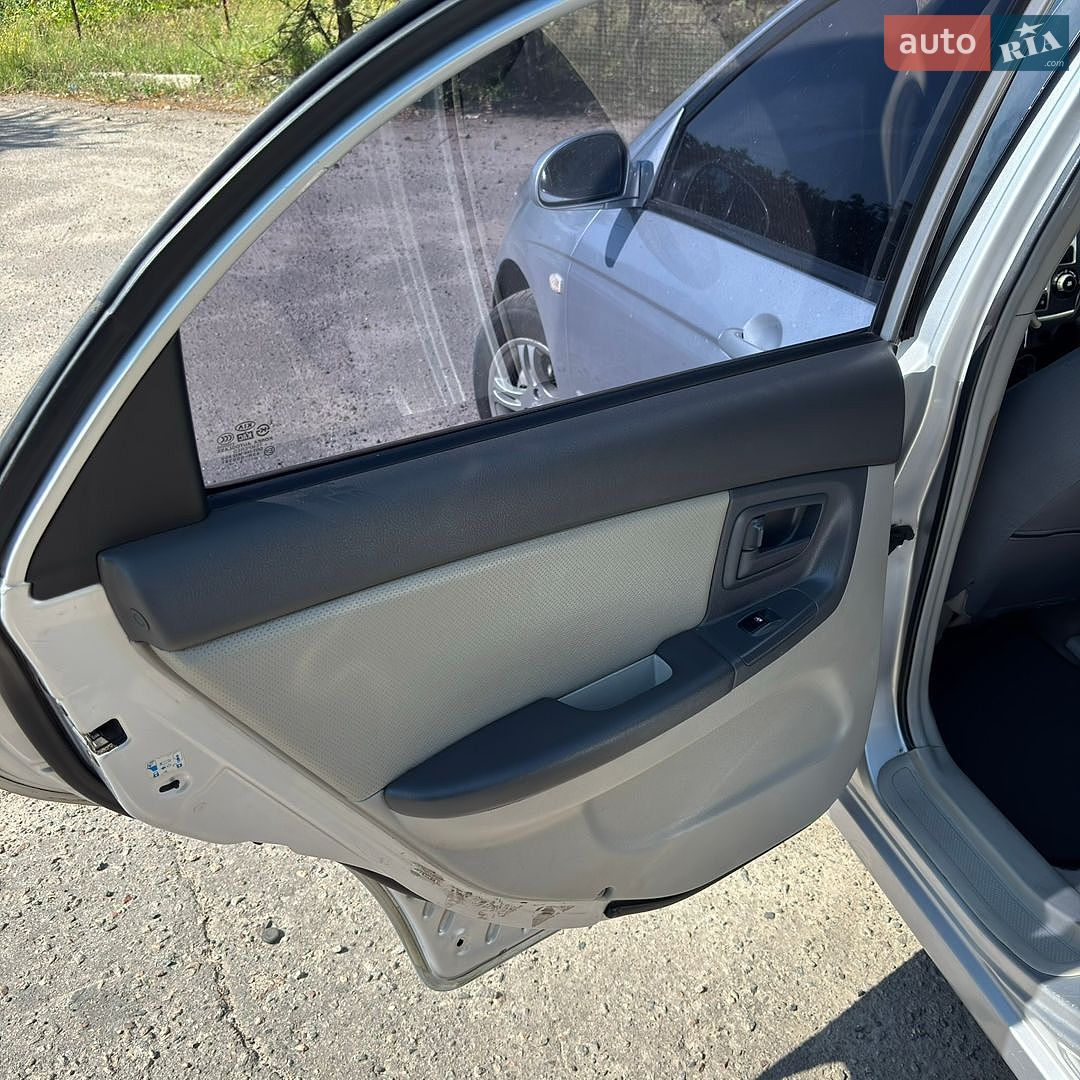 KIA Cerato 2005 VIN Y6LFE22225L000046 фото оголошення 12 з 26
