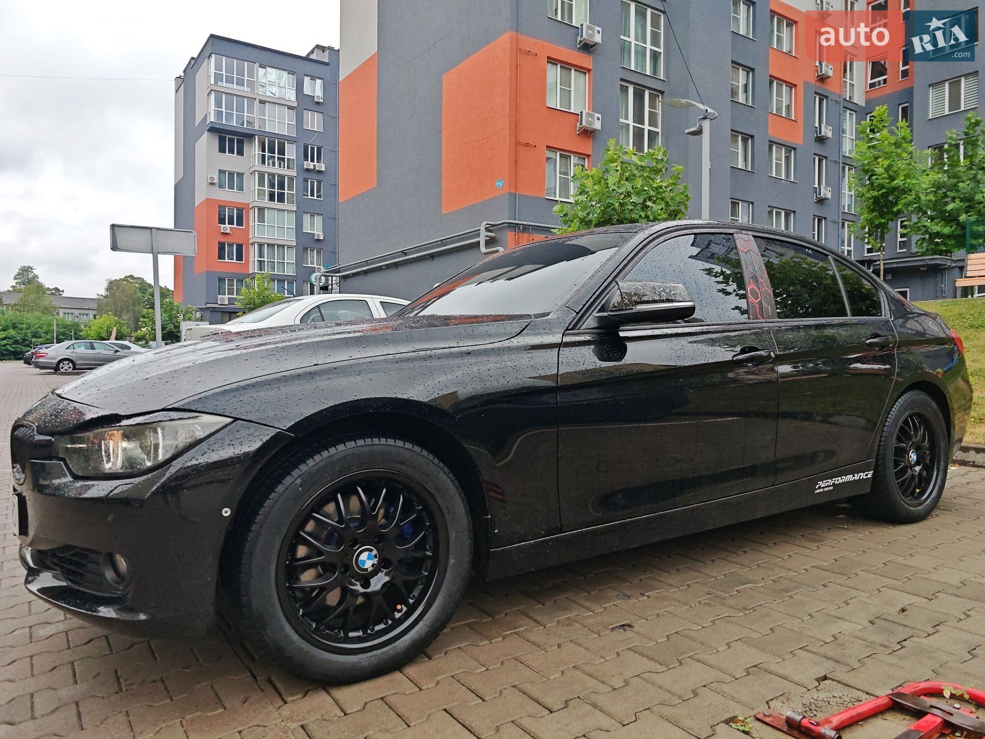 BMW 3 Series 2014 VIN WBA3B3G58FNR87935 фото оголошення 3 з 19