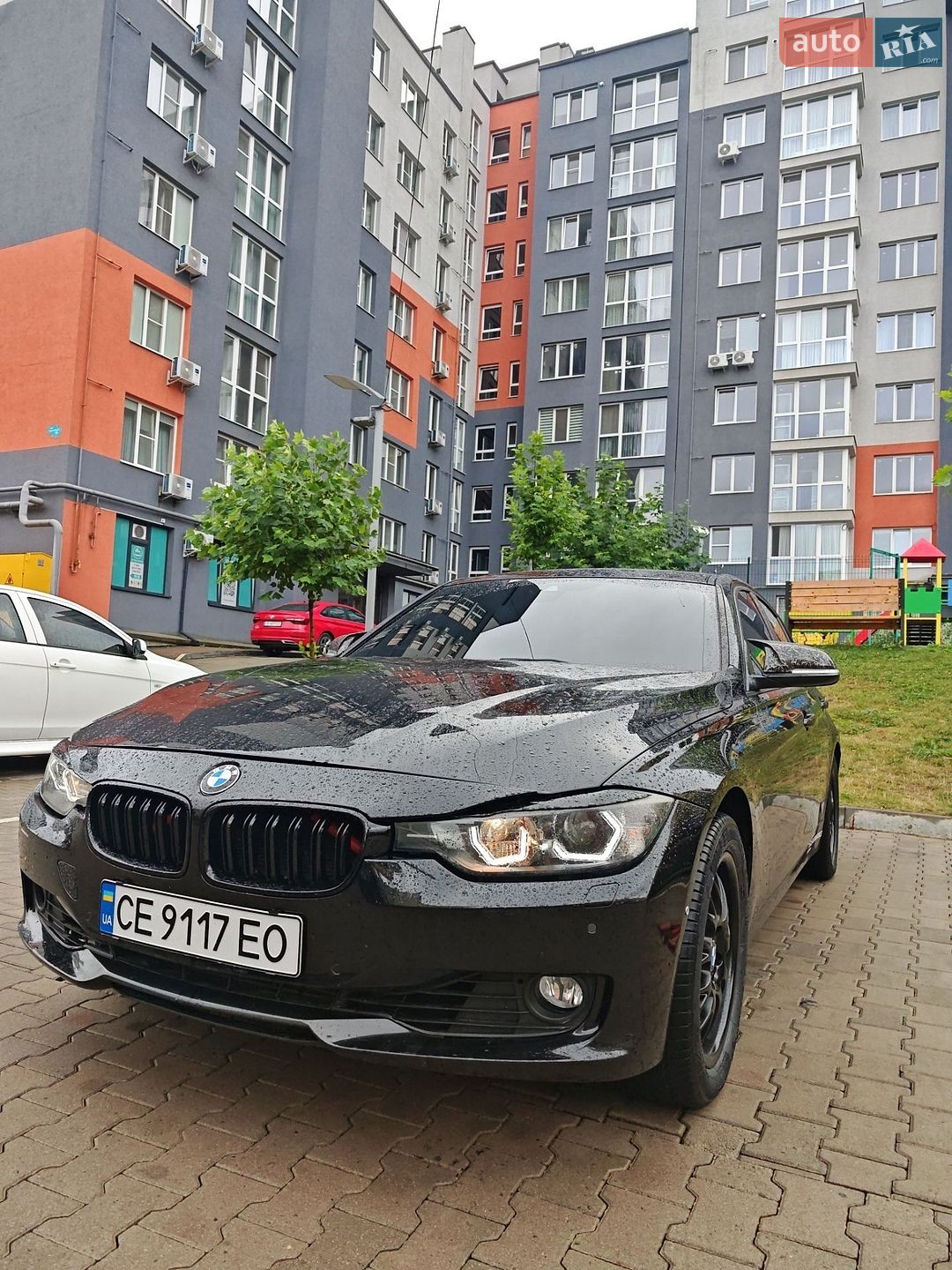 BMW 3 Series 2014 VIN WBA3B3G58FNR87935 фото оголошення 2 з 19