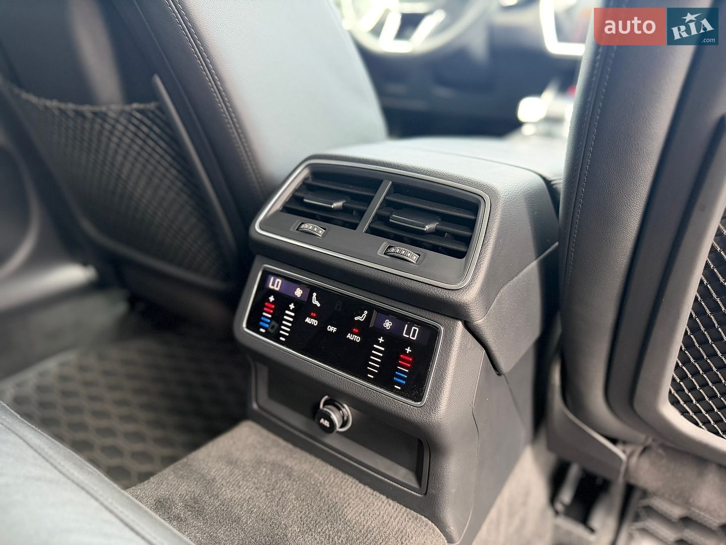 Audi A6 2018 VIN WAUZZZF24KN050395 фото оголошення 32 з 46
