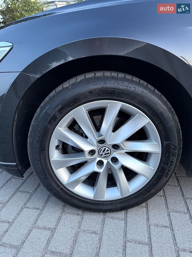 Volkswagen Passat 2018 VIN WVWZZZ3CZJE164587 фото оголошення 12 з 42