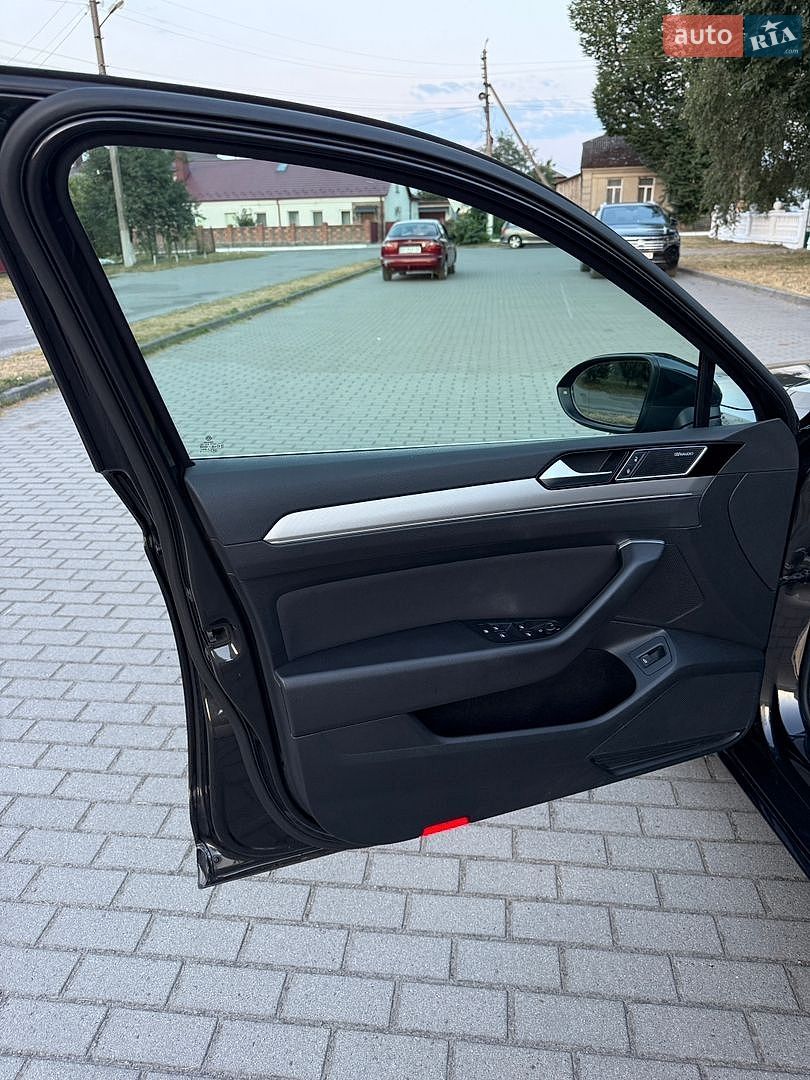 Volkswagen Passat 2018 VIN WVWZZZ3CZJE164587 фото оголошення 15 з 42