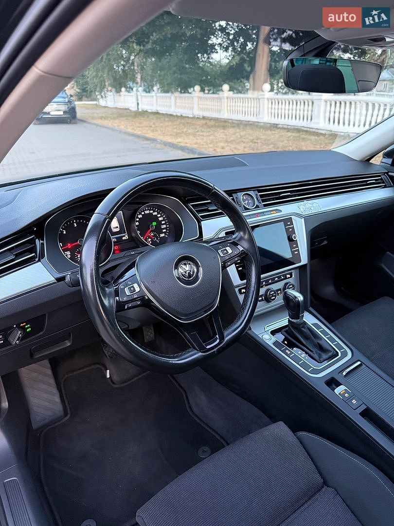 Volkswagen Passat 2018 VIN WVWZZZ3CZJE164587 фото оголошення 17 з 42