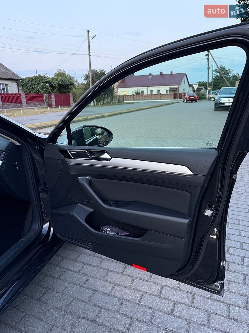 Volkswagen Passat 2018 VIN WVWZZZ3CZJE164587 фото оголошення 24 з 42