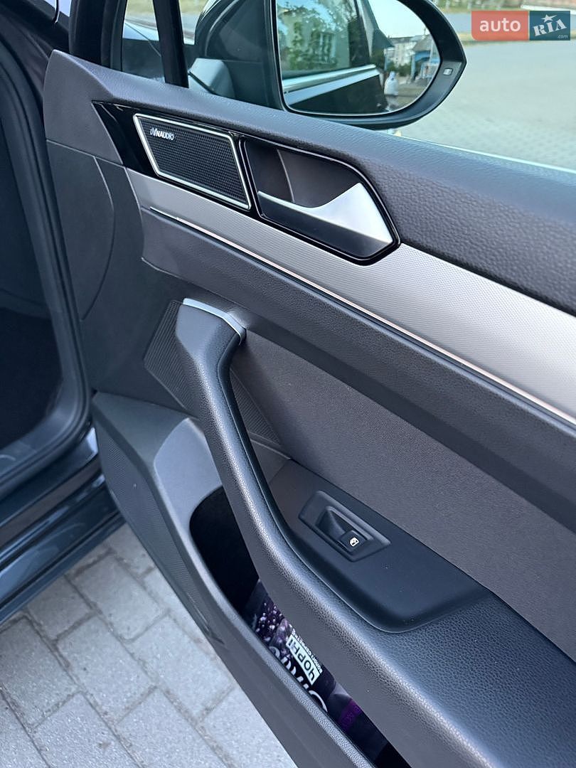Volkswagen Passat 2018 VIN WVWZZZ3CZJE164587 фото оголошення 25 з 42