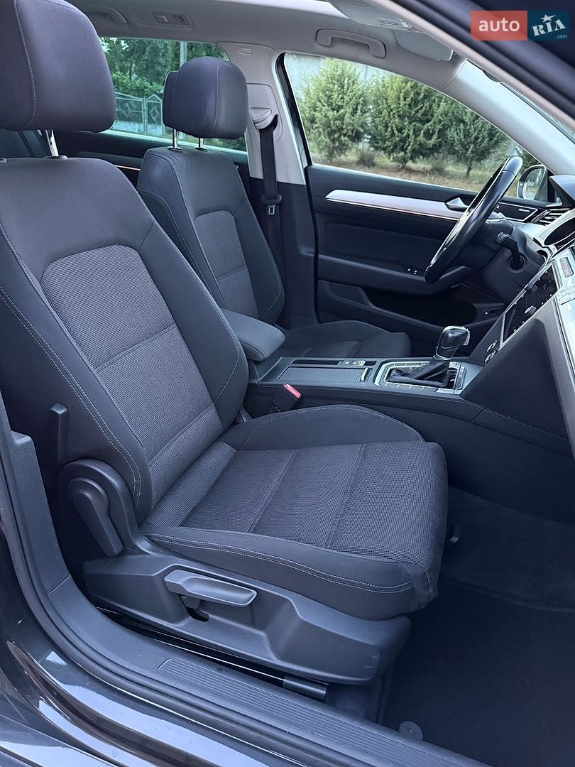Volkswagen Passat 2018 VIN WVWZZZ3CZJE164587 фото оголошення 28 з 42
