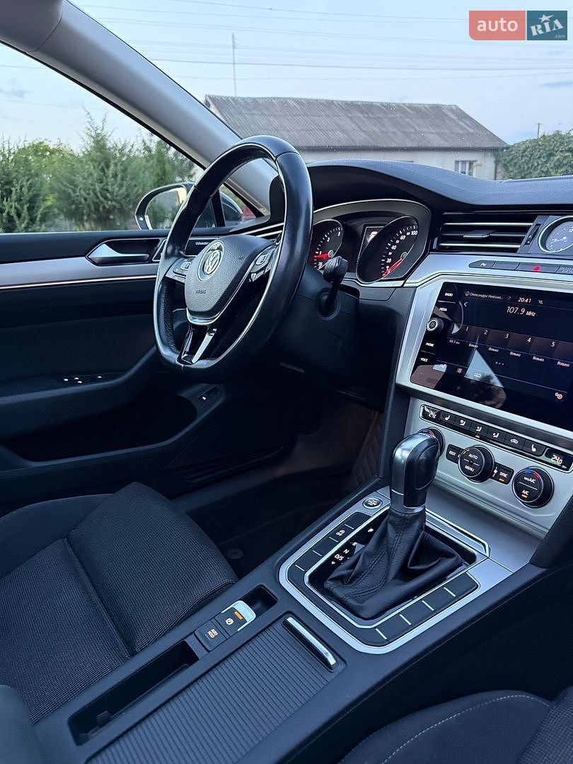 Volkswagen Passat 2018 VIN WVWZZZ3CZJE164587 фото оголошення 29 з 42