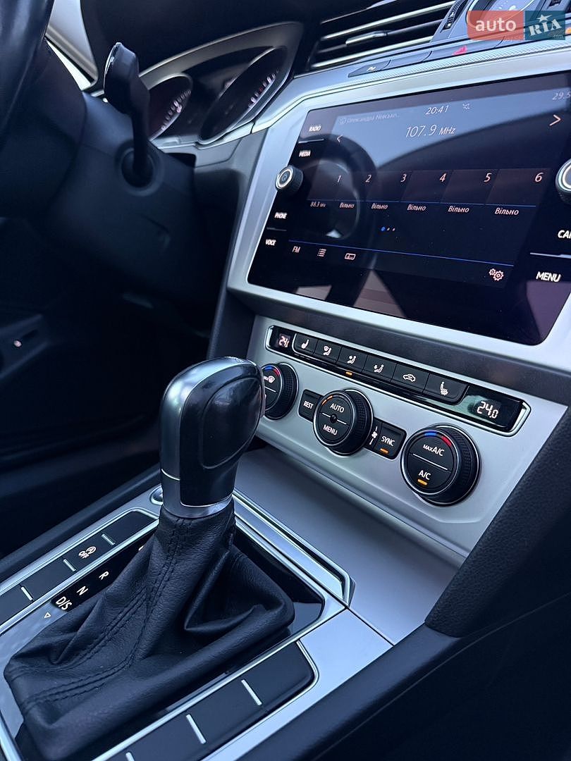 Volkswagen Passat 2018 VIN WVWZZZ3CZJE164587 фото оголошення 30 з 42