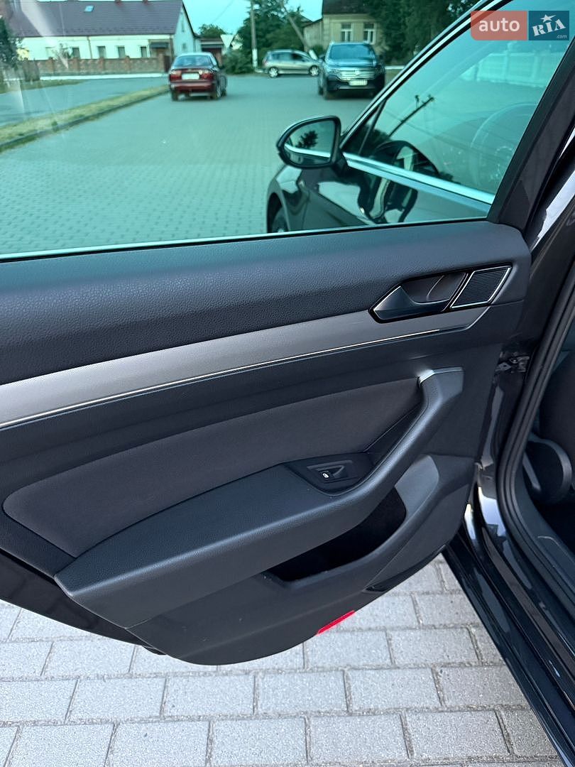 Volkswagen Passat 2018 VIN WVWZZZ3CZJE164587 фото оголошення 33 з 42