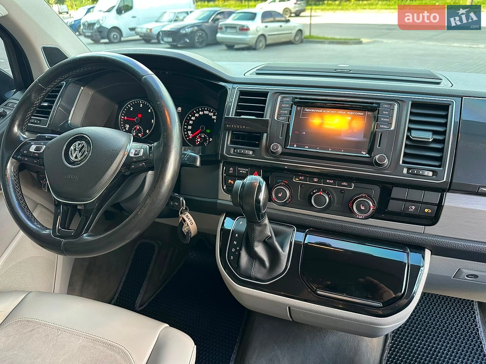 Volkswagen Multivan 2015 VIN WV2ZZZ7HZGH020784 фото оголошення 6 з 9