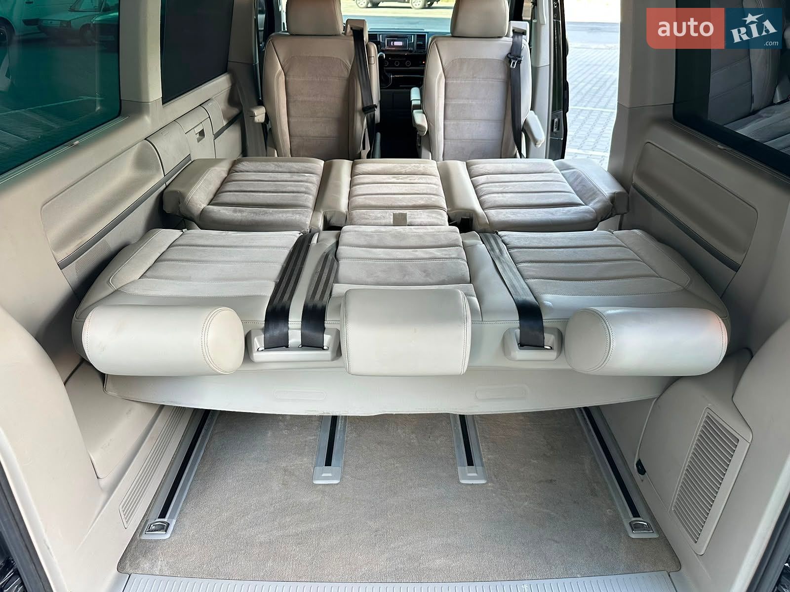 Volkswagen Multivan 2015 VIN WV2ZZZ7HZGH020784 фото оголошення 8 з 9