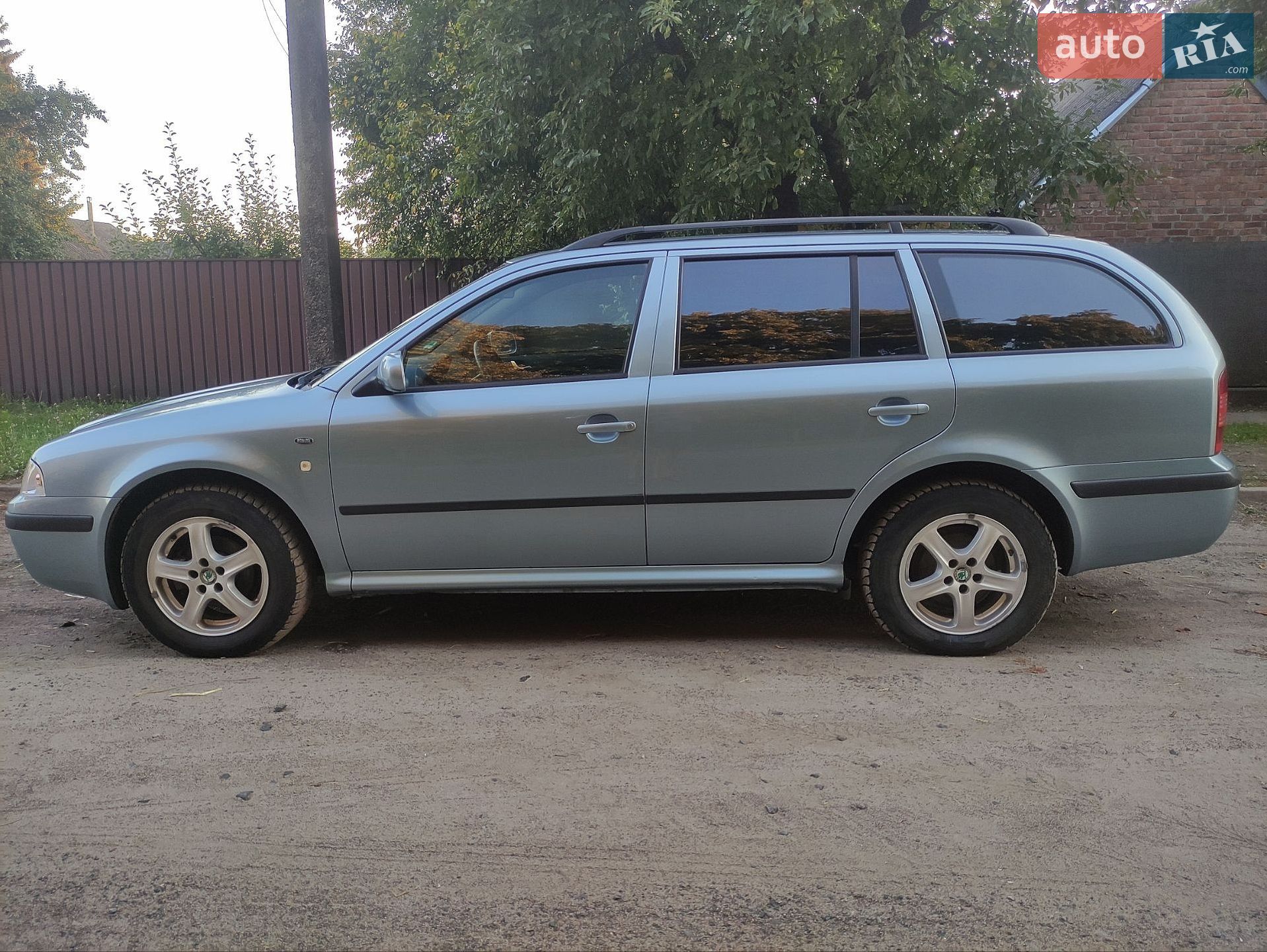 Skoda Octavia 2003 VIN TMBHX21U832754820 фото оголошення 4 з 8