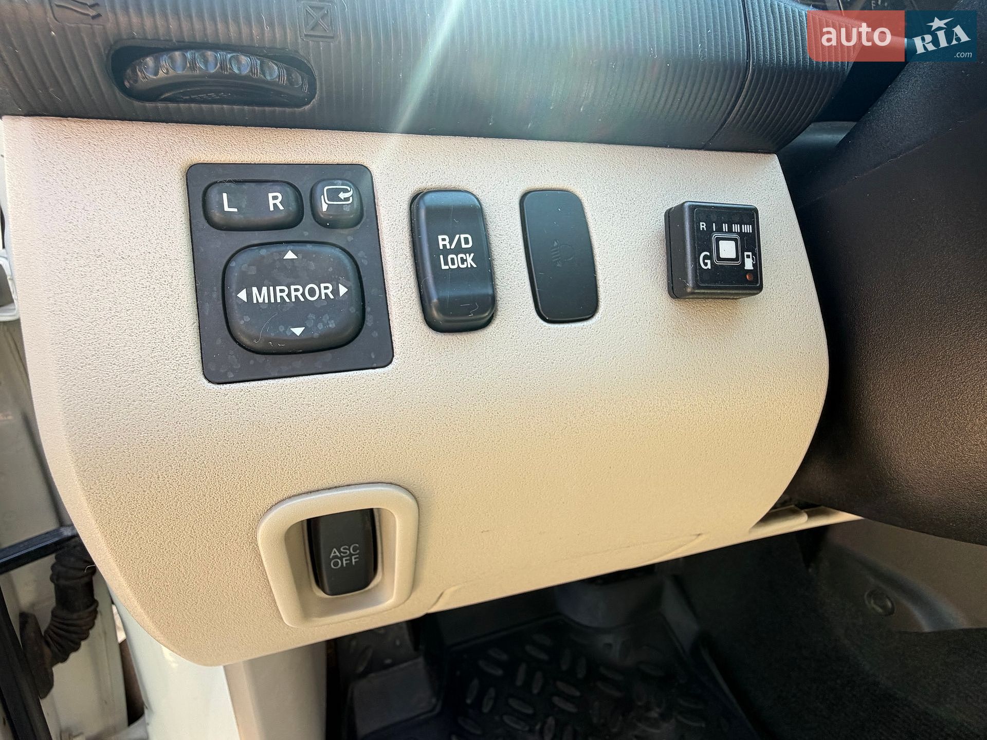 Mitsubishi Pajero Sport 2011 VIN MMCGYKH60BFZ07385 фото оголошення 22 з 23