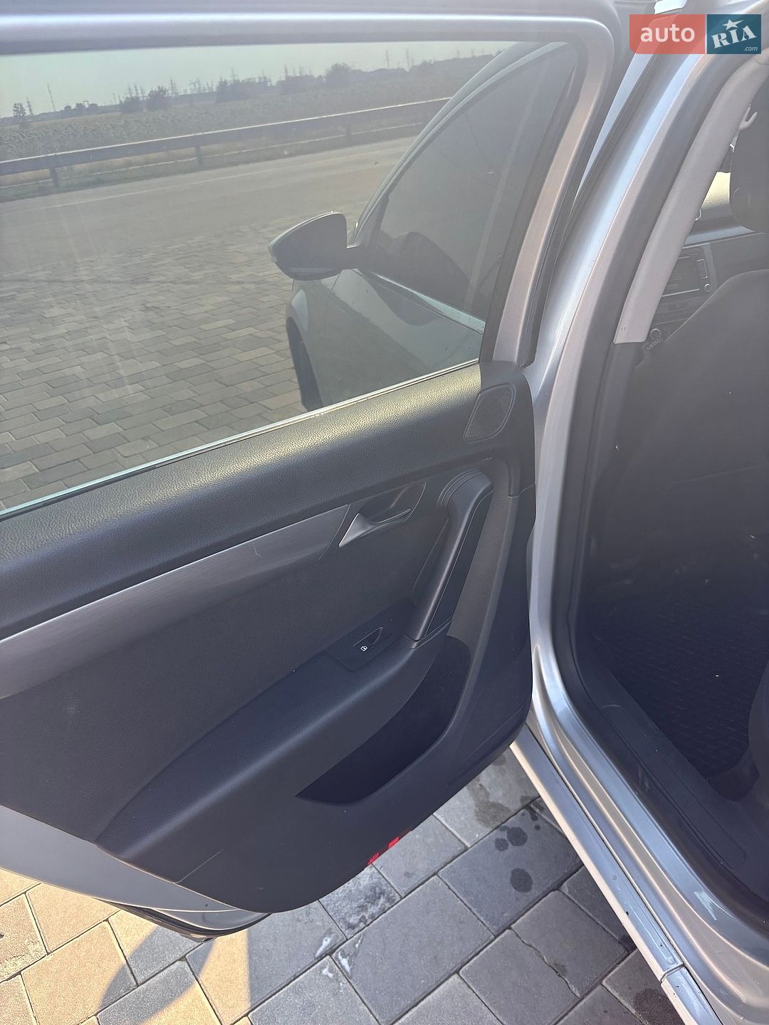 Volkswagen Passat 2011 VIN WVWZZZ3CZBE364965 фото оголошення 8 з 15