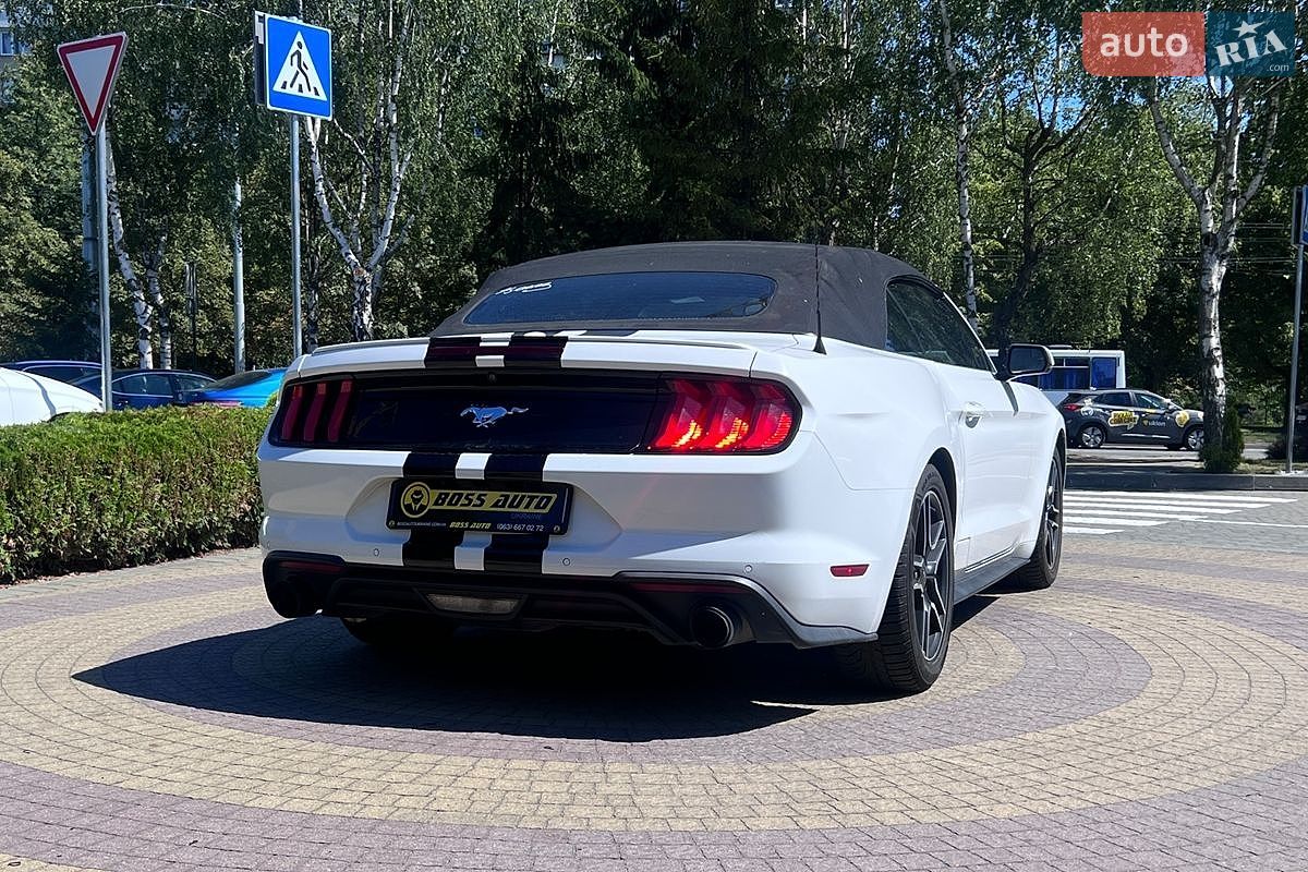 Ford Mustang 2018 VIN 1FATP8UH2J5133182 фото оголошення 11 з 28