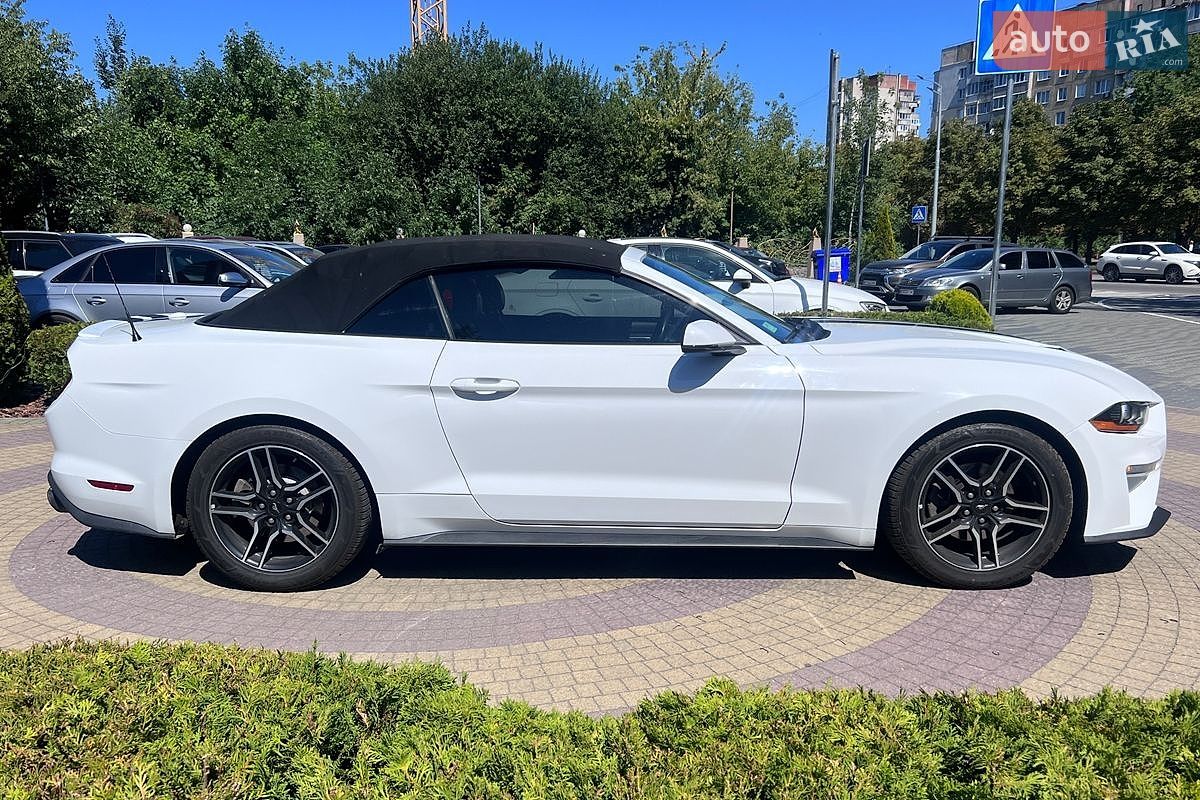Ford Mustang 2018 VIN 1FATP8UH2J5133182 фото оголошення 16 з 28
