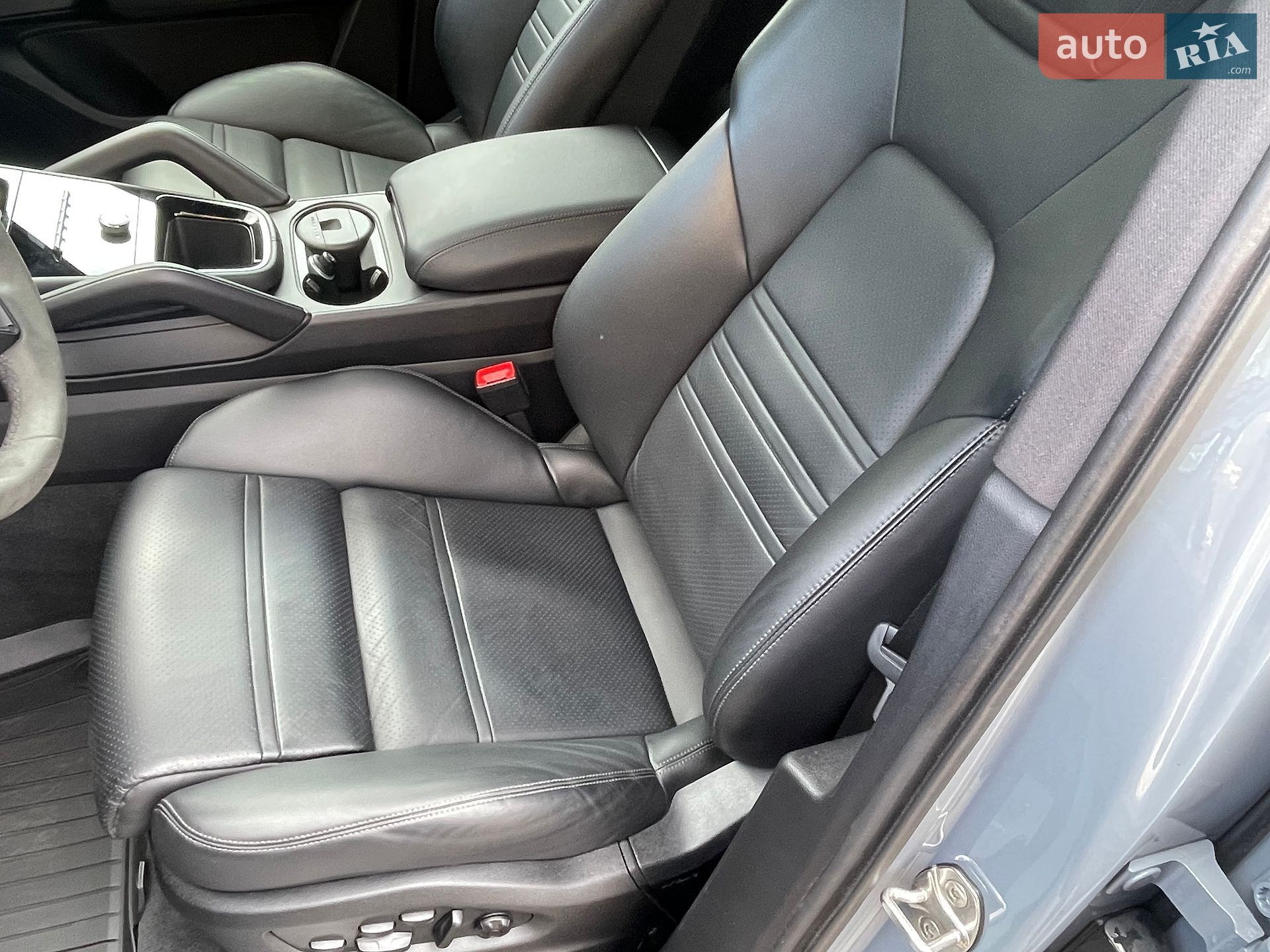 Porsche Cayenne 2024 VIN WP1ZZZ9Y2RDA36187 фото оголошення 7 з 69