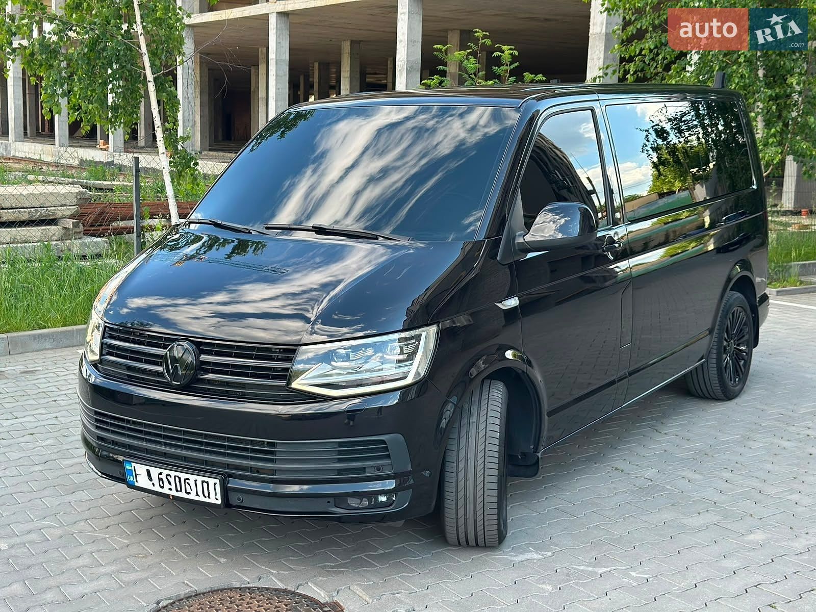 Volkswagen Multivan 2015 VIN WV2ZZZ7HZGH020784 фото оголошення 2 з 9