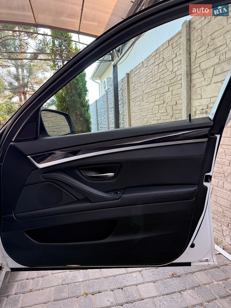 BMW 5 Series 2015 VIN WBA5E7101FD675966 фото оголошення 33 з 51