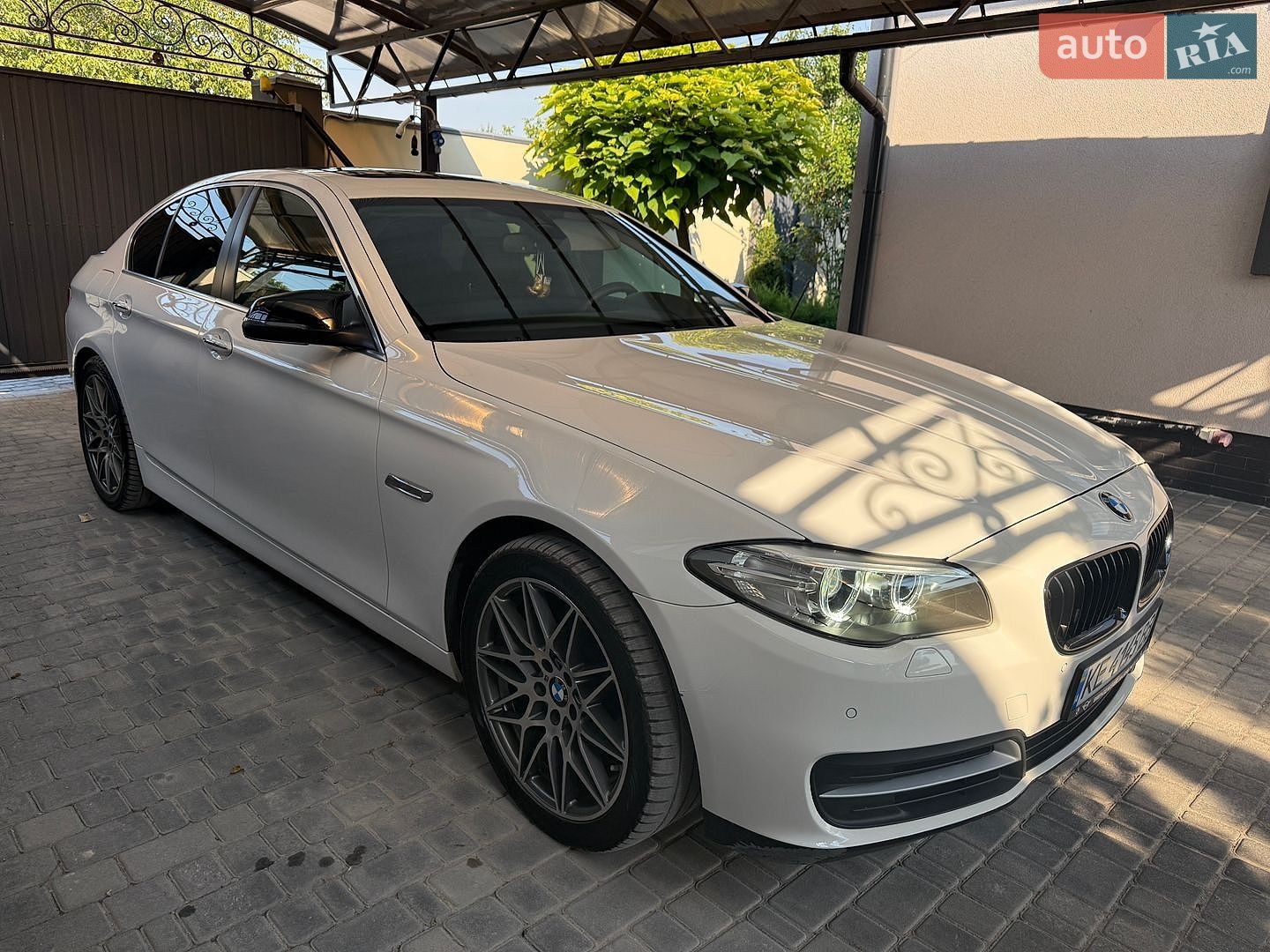 BMW 5 Series 2015 VIN WBA5E7101FD675966 фото оголошення 48 з 51