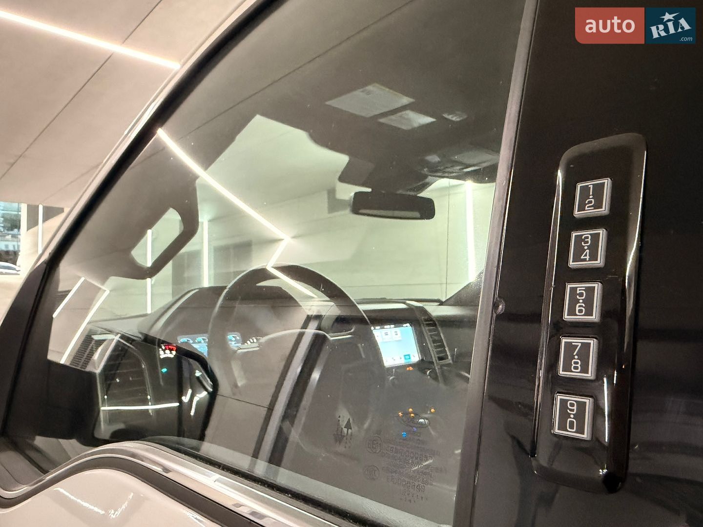 Ford F-150 2019 VIN 1FTEW1E54KFD20579 фото оголошення 12 з 41