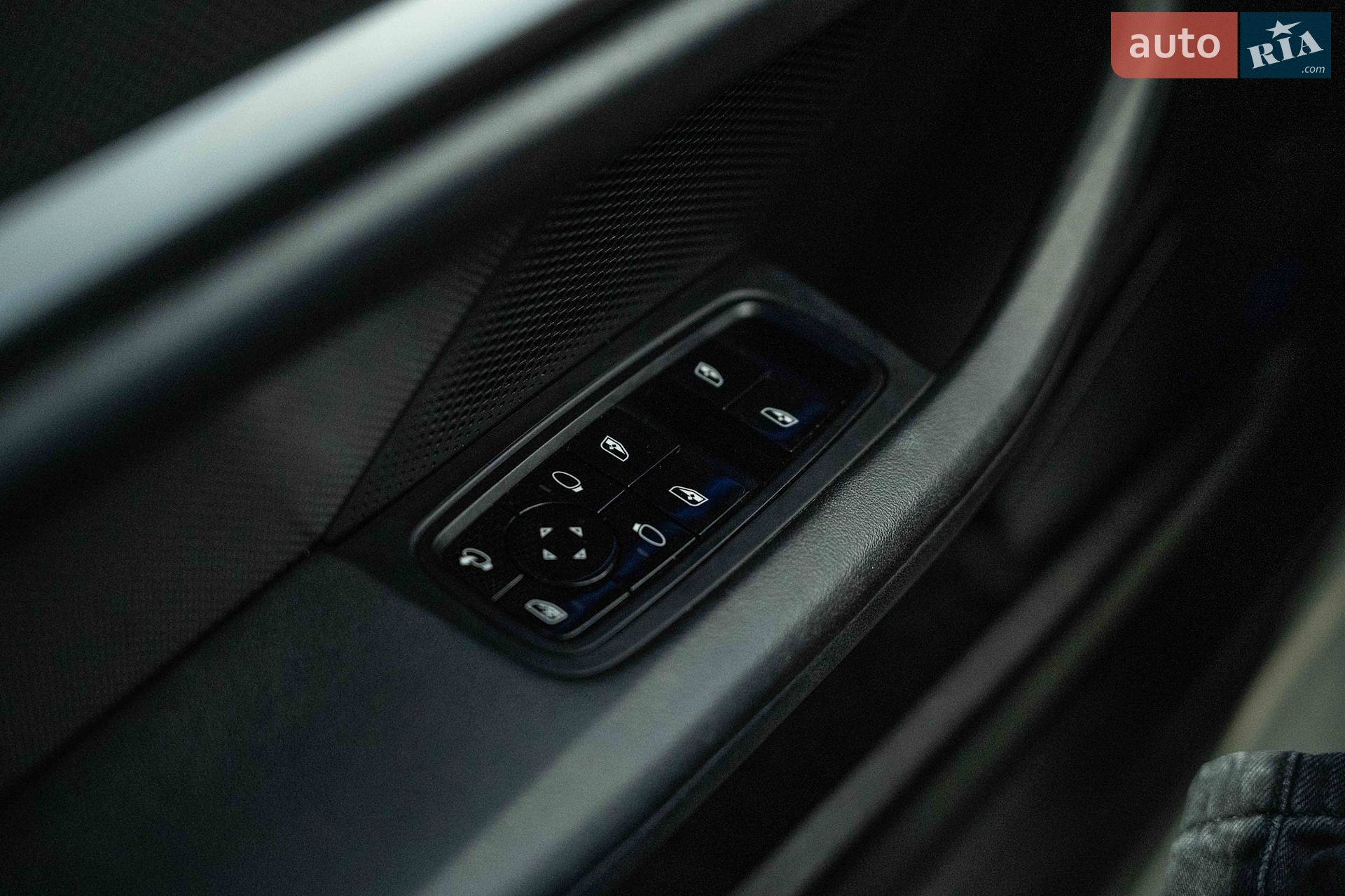 Porsche Taycan 2020 VIN WP0AC2Y18LSA71530 фото оголошення 24 з 49