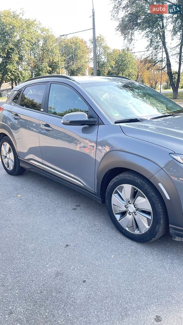 Hyundai Kona Electric 2020 VIN TMAK581GFLJ002487 фото оголошення 2 з 28