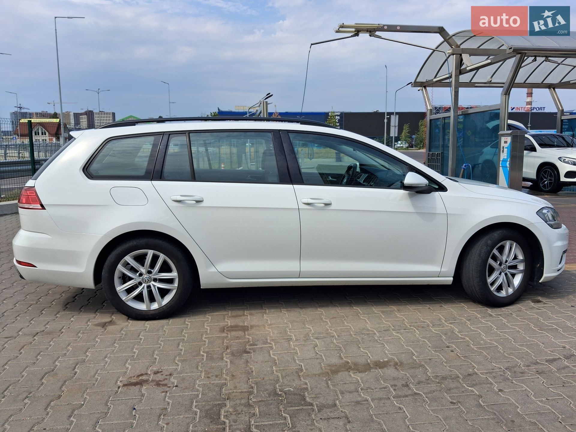 Volkswagen Golf 2017 VIN WVWZZZAUZJP528931 фото оголошення 10 з 33