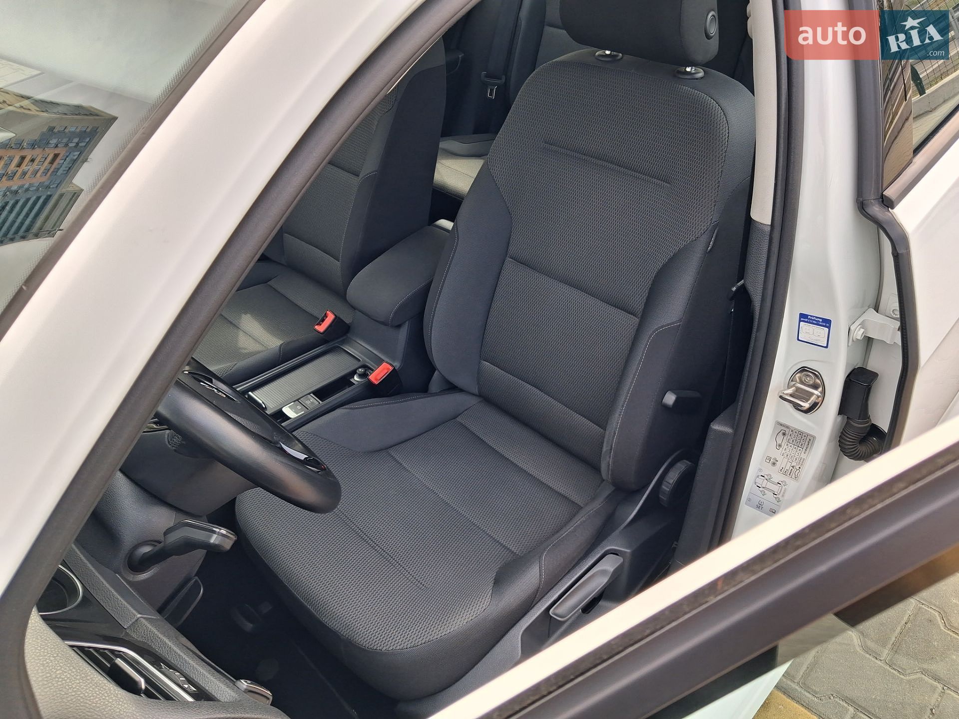 Volkswagen Golf 2017 VIN WVWZZZAUZJP528931 фото оголошення 29 з 33