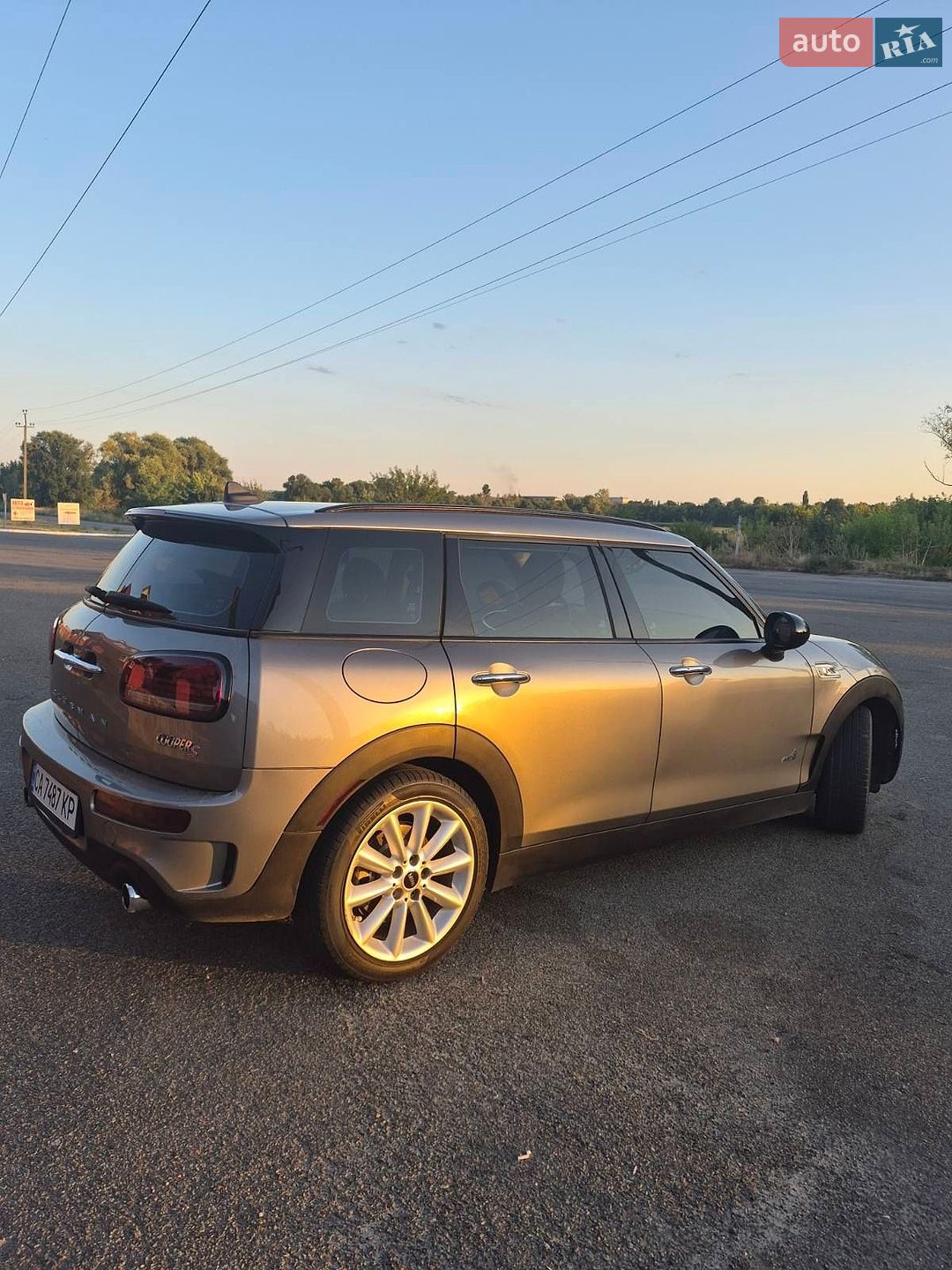MINI Clubman 2017 VIN WMWLU5C33H2G02220 фото оголошення 11 з 24