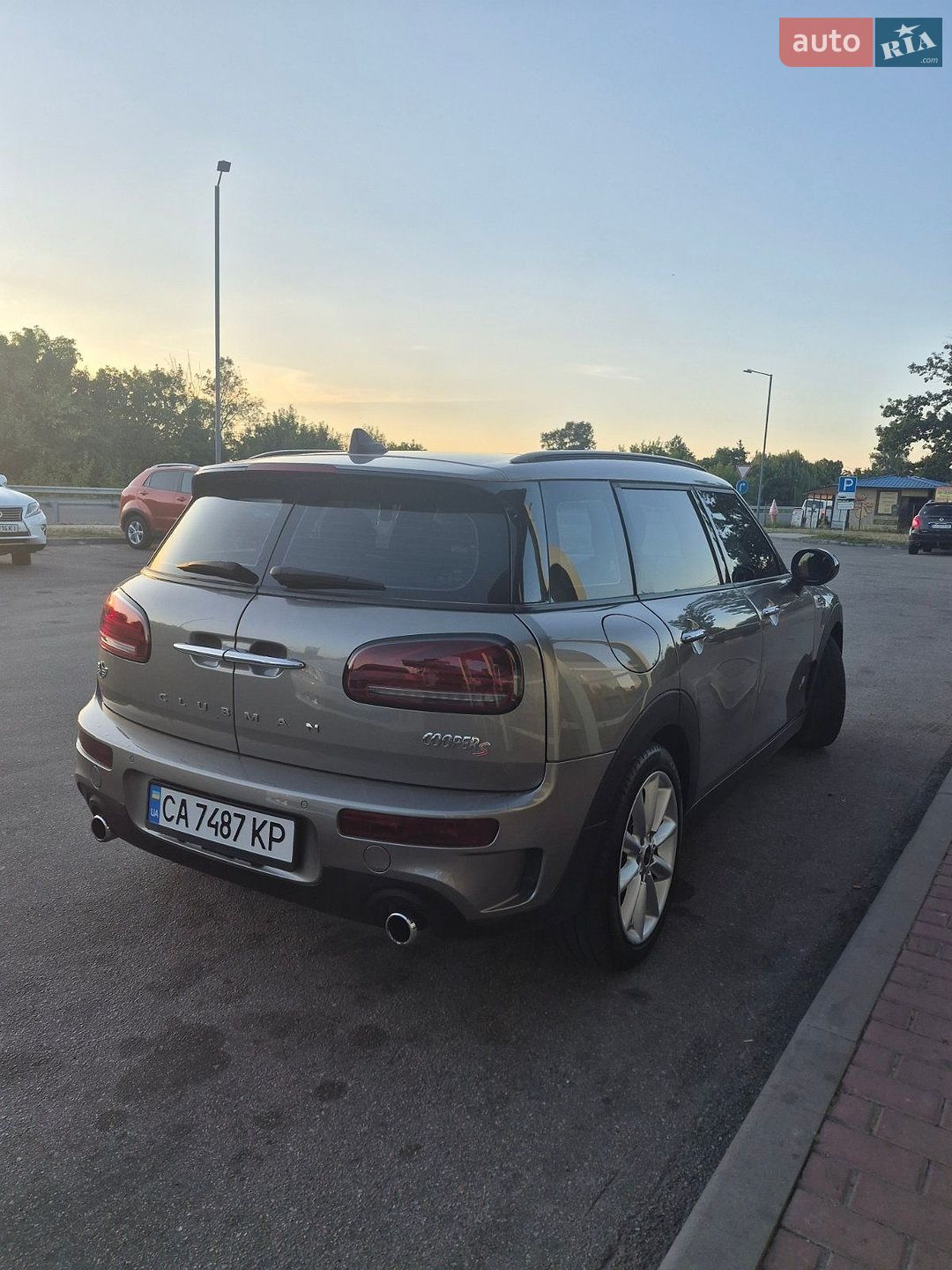 MINI Clubman 2017 VIN WMWLU5C33H2G02220 фото оголошення 12 з 24