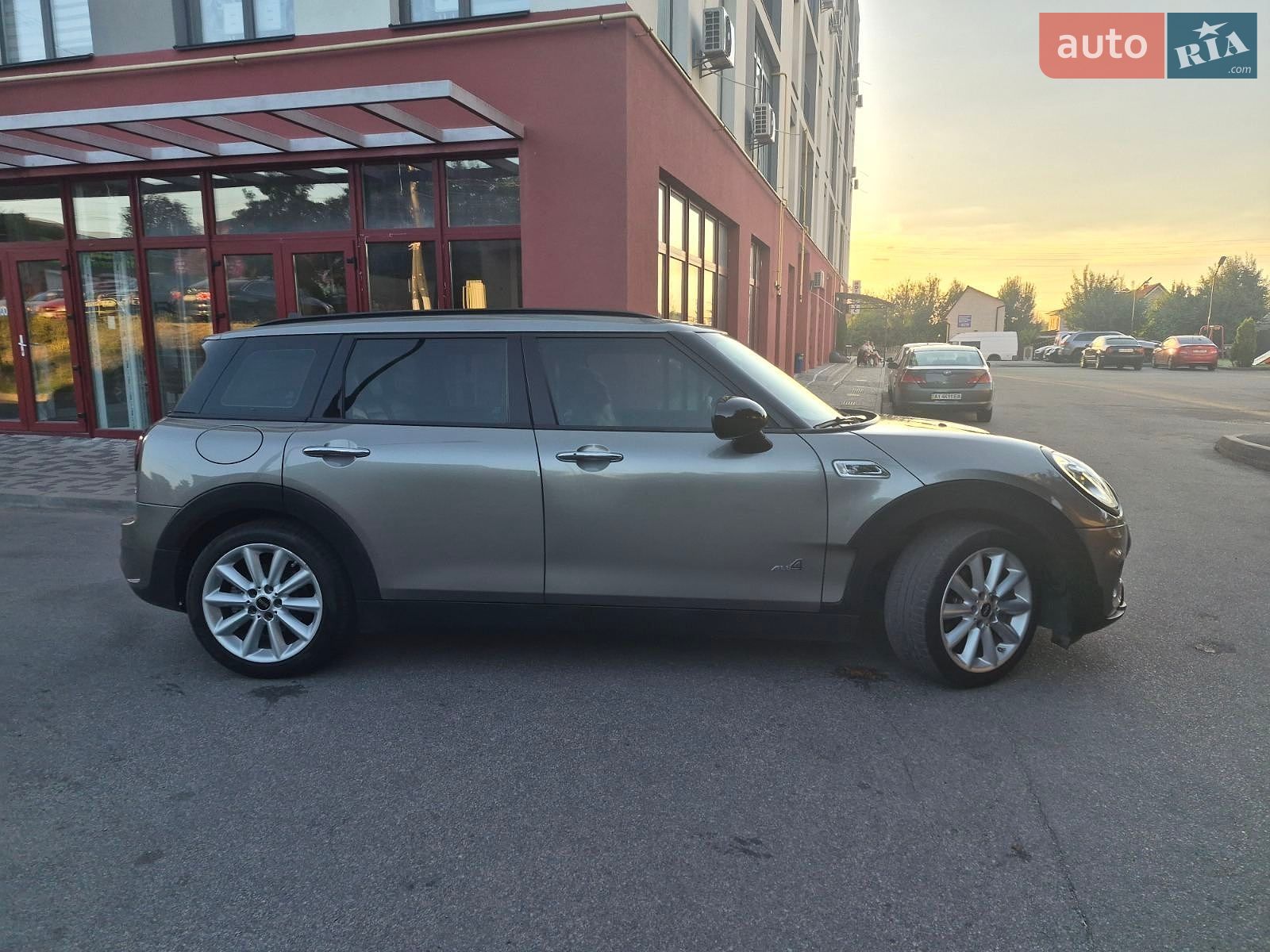 MINI Clubman 2017 VIN WMWLU5C33H2G02220 фото оголошення 7 з 24