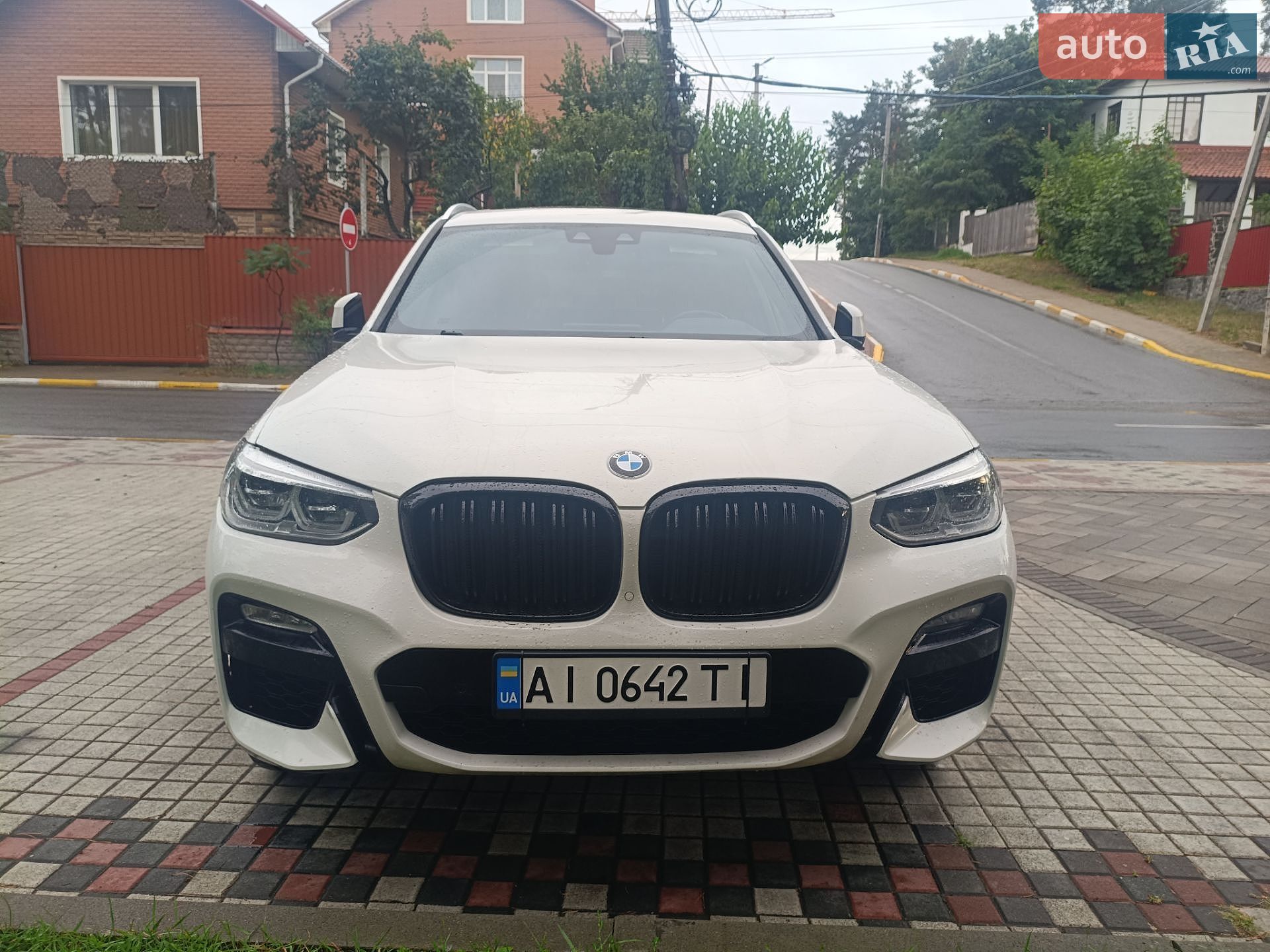 BMW X3 2019 VIN 5UXTY3C08LLE55346 фото оголошення 2 з 9