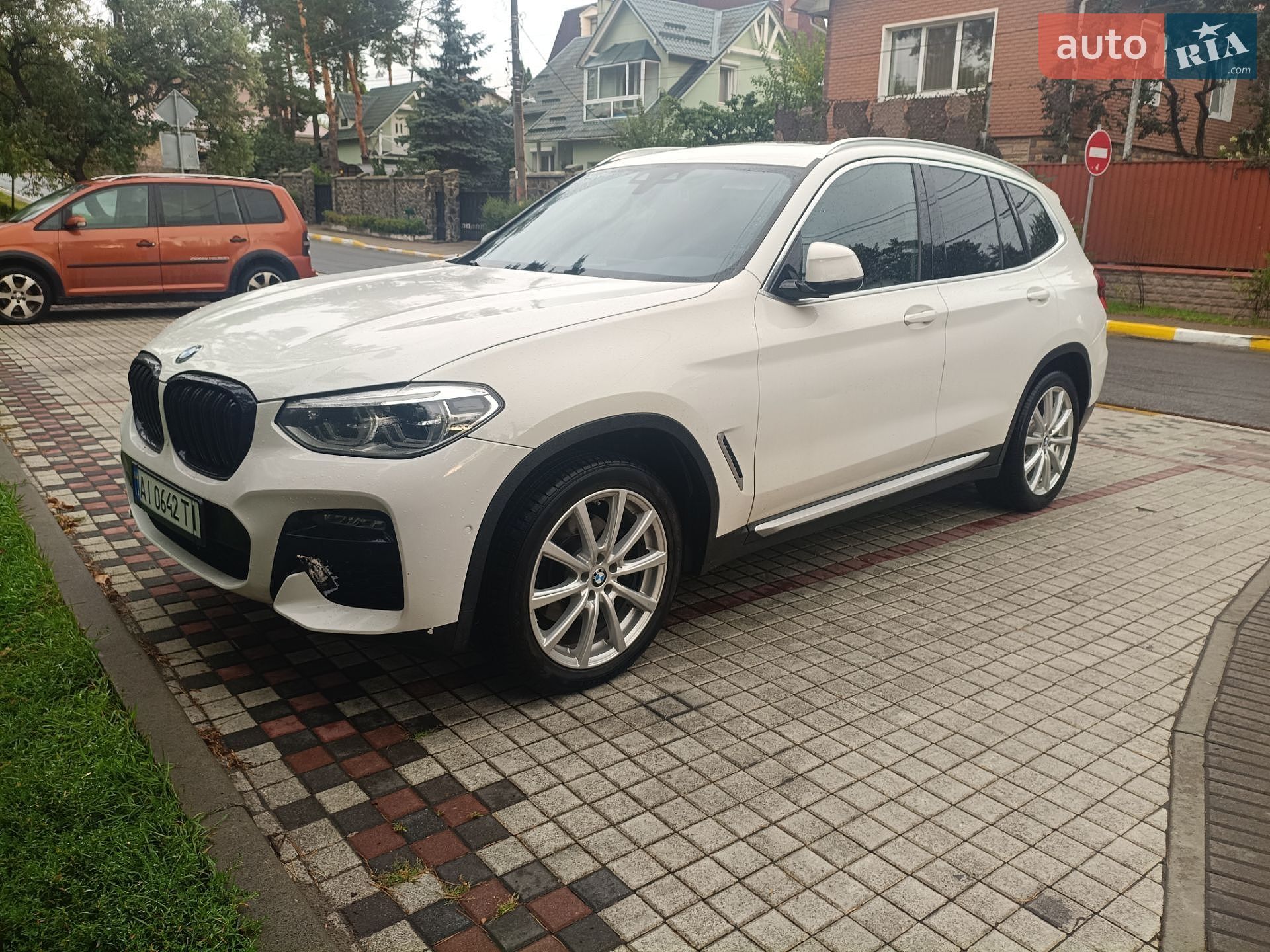 BMW X3 2019 VIN 5UXTY3C08LLE55346 фото оголошення 3 з 9