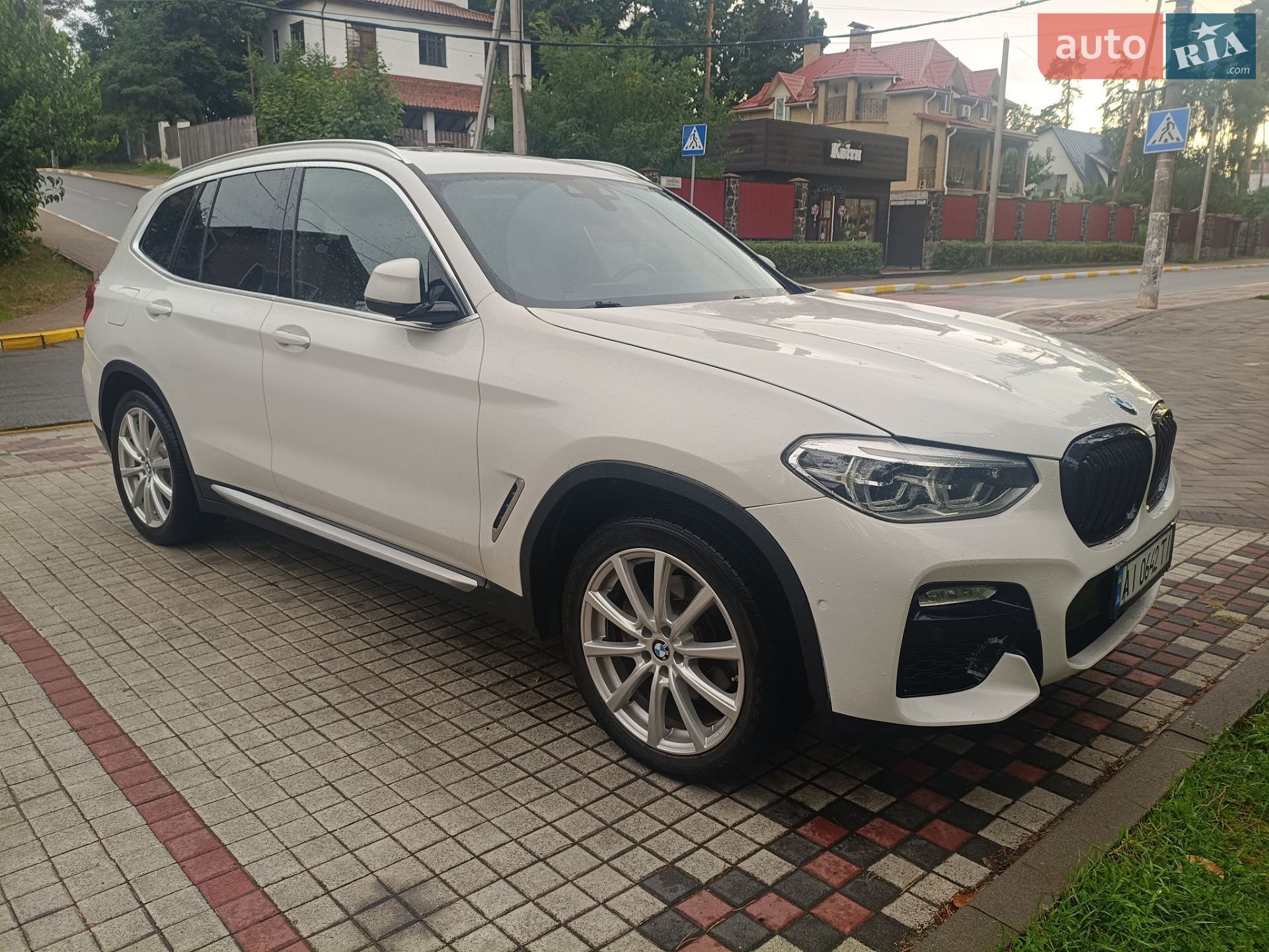 BMW X3 2019 VIN 5UXTY3C08LLE55346 фото оголошення 4 з 9