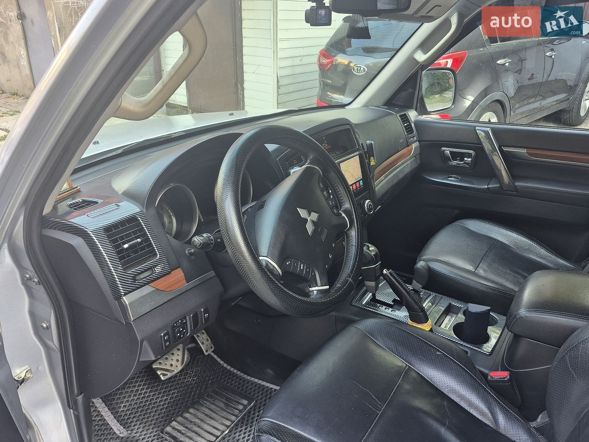 Mitsubishi Pajero Wagon 2012 VIN JMBLYV98WCJ000858 фото оголошення 7 з 12