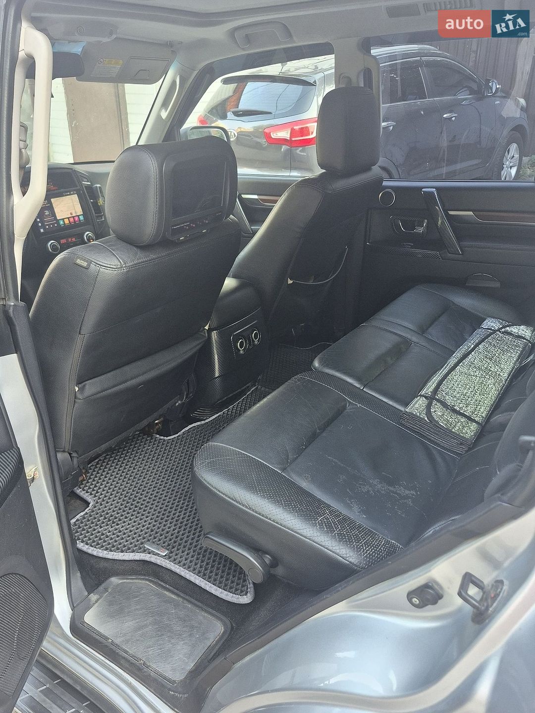 Mitsubishi Pajero Wagon 2012 VIN JMBLYV98WCJ000858 фото оголошення 10 з 12