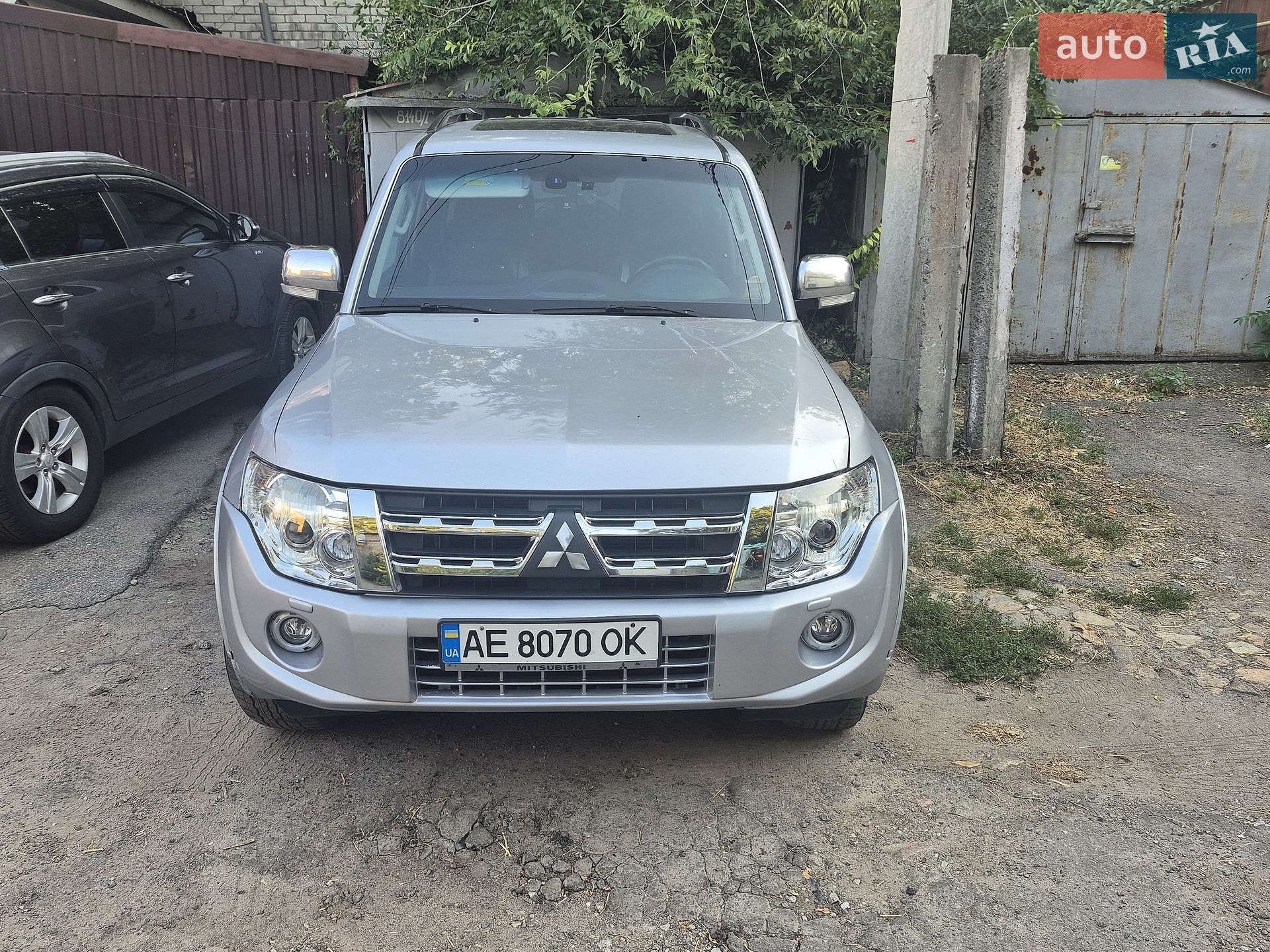 Mitsubishi Pajero Wagon 2012 VIN JMBLYV98WCJ000858 фото оголошення 3 з 12