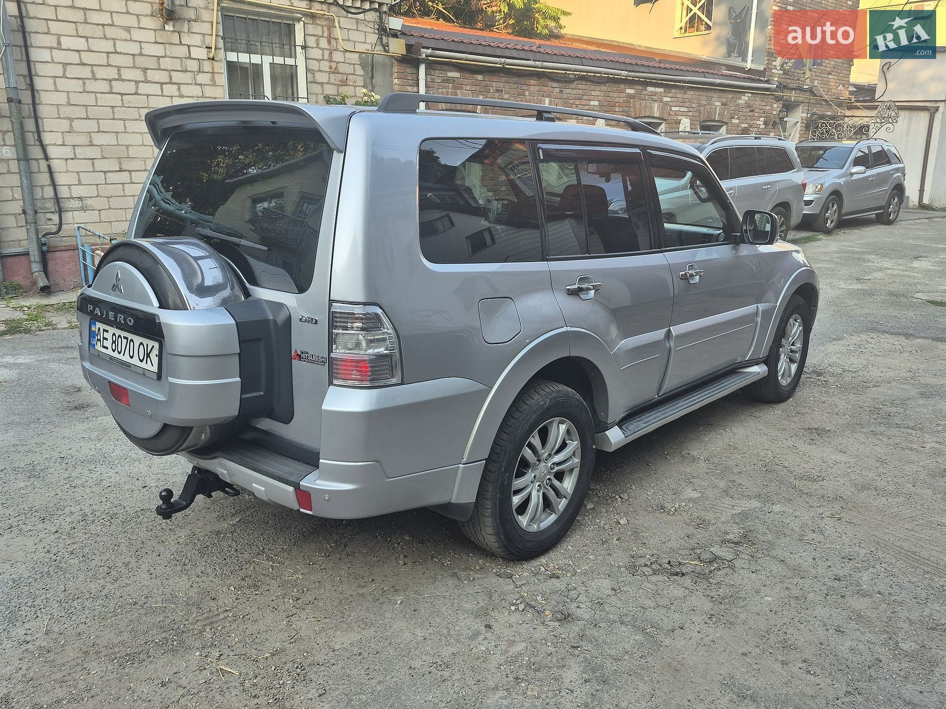 Mitsubishi Pajero Wagon 2012 VIN JMBLYV98WCJ000858 фото оголошення 2 з 12