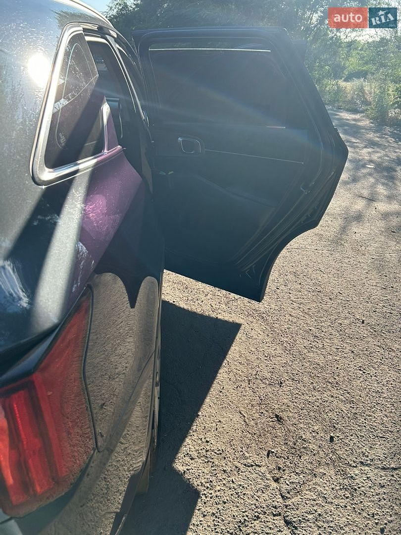 Kia Sorento 2021 VIN KNARL81BGMA077356 фото оголошення 13 з 24