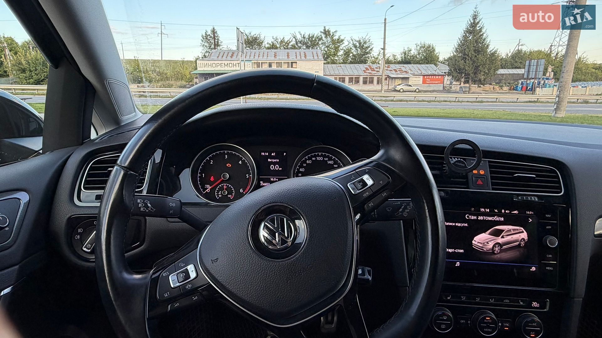 Volkswagen Golf 2018 VIN WVWZZZAUZKP522090 фото оголошення 16 з 28