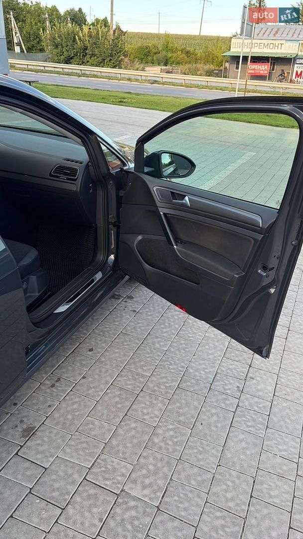 Volkswagen Golf 2018 VIN WVWZZZAUZKP522090 фото оголошення 22 з 28
