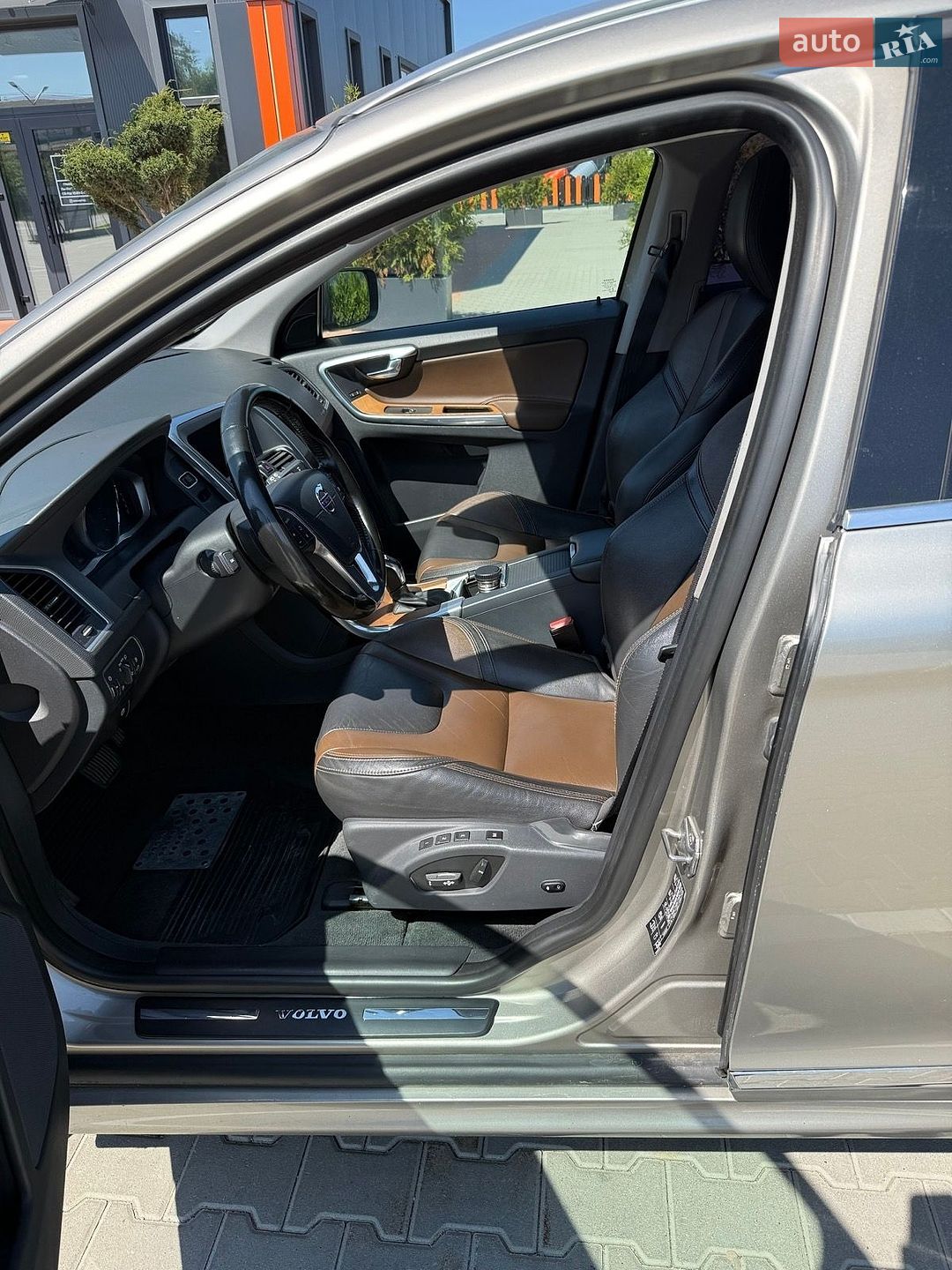 Volvo Xc60 2015 VIN YV1DZA5C6G2868748 фото оголошення 6 з 13
