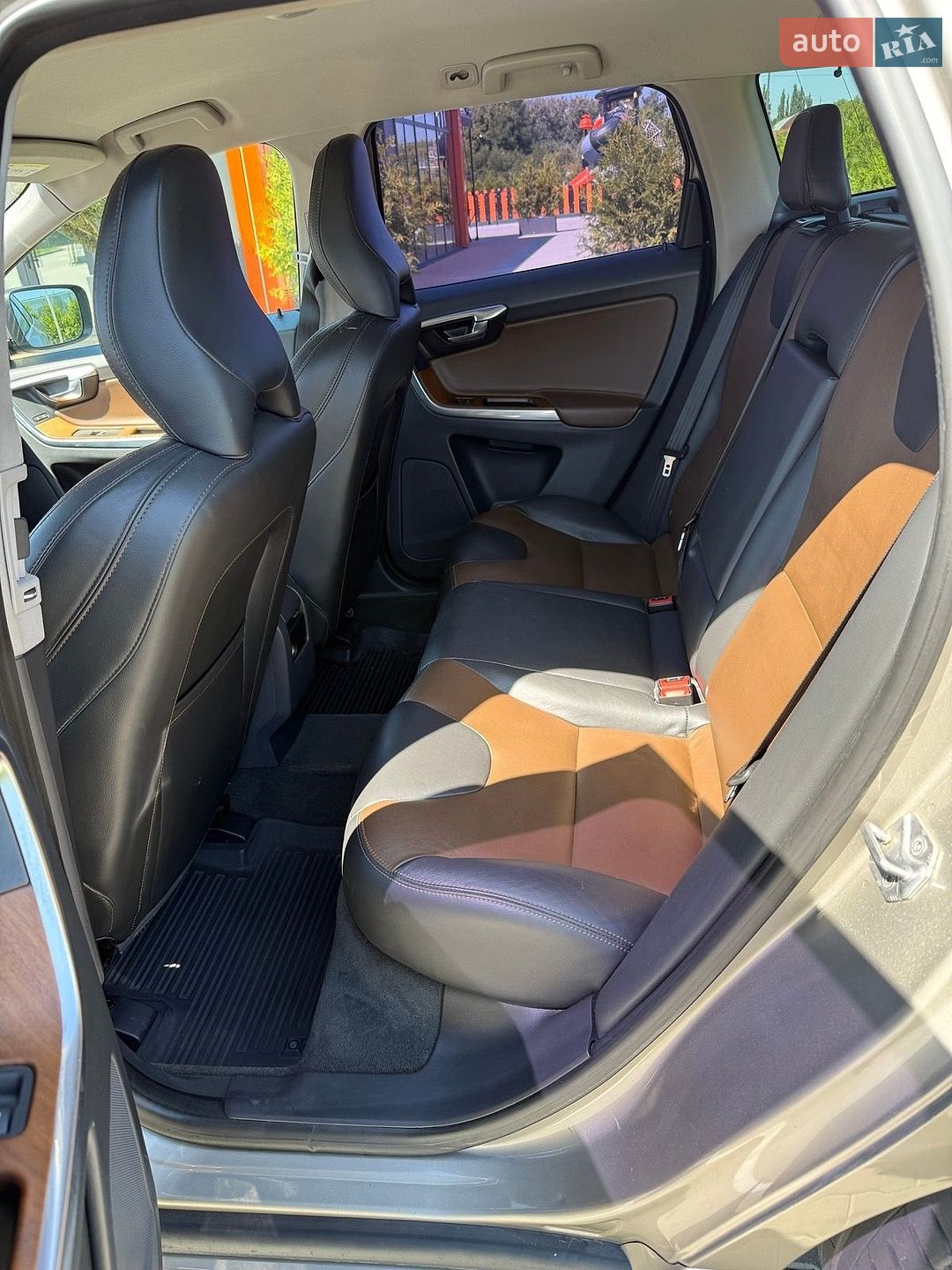 Volvo Xc60 2015 VIN YV1DZA5C6G2868748 фото оголошення 9 з 13