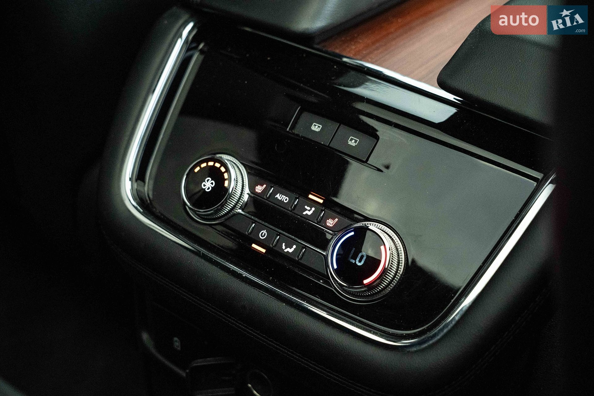 Lincoln Navigator 2020 VIN 5LMJJ2LT6LEL23648 фото оголошення 47 з 53