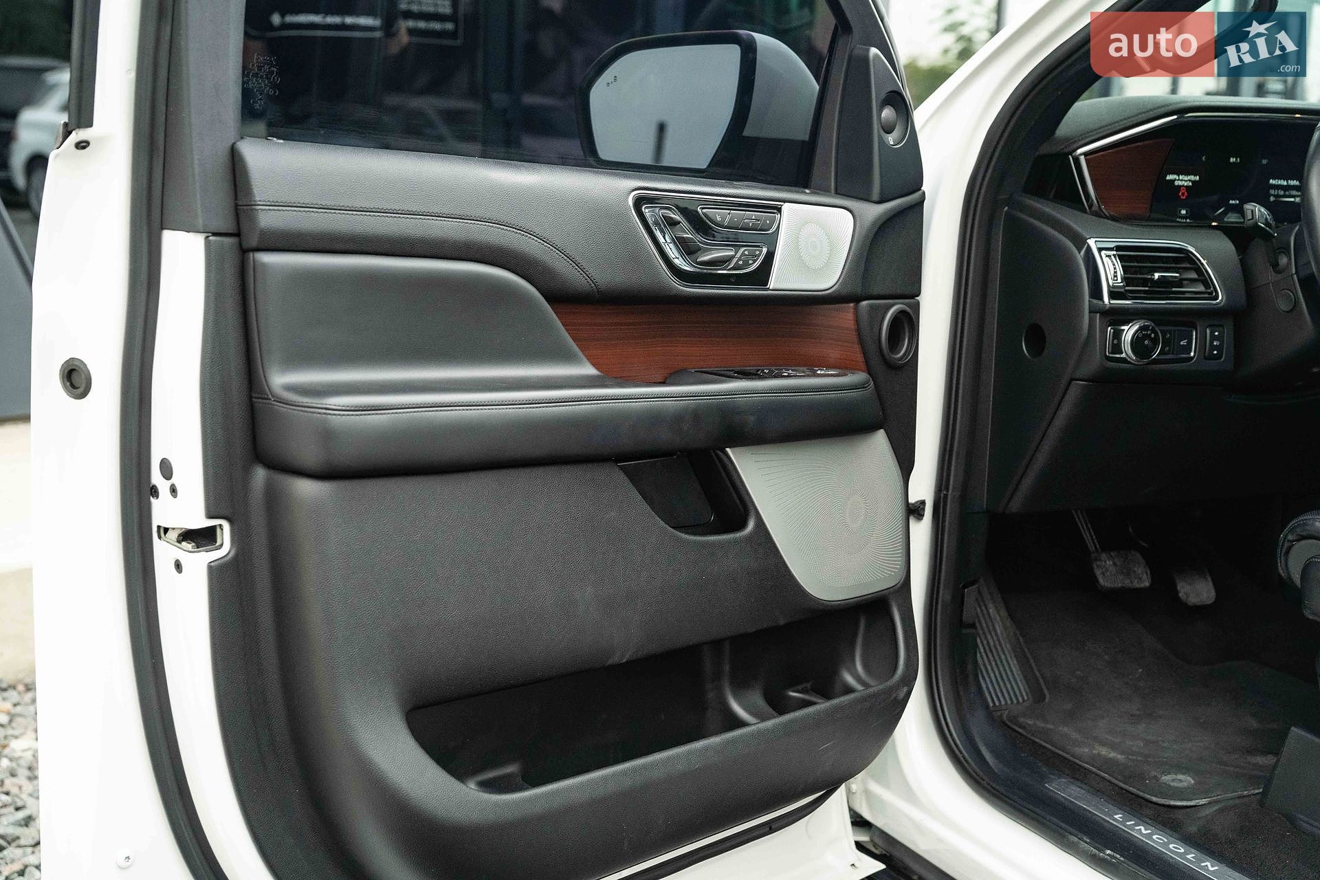 Lincoln Navigator 2020 VIN 5LMJJ2LT6LEL23648 фото оголошення 49 з 53