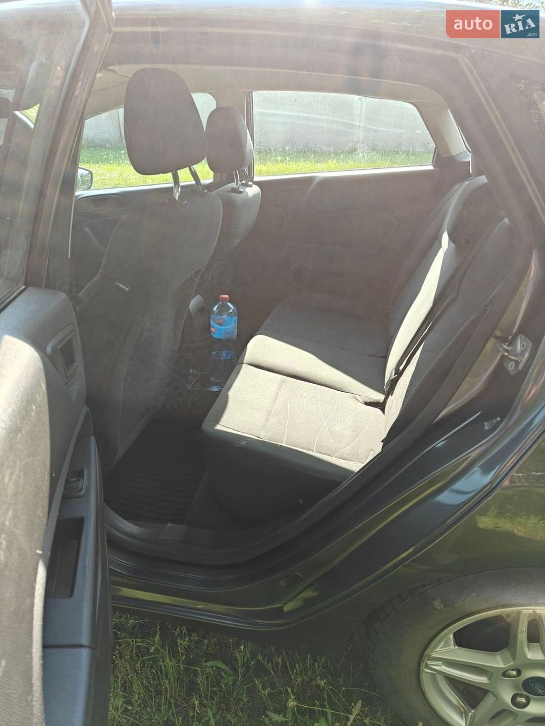 Ford Fiesta 2018 VIN 3FADP4BJ7JM144658 фото оголошення 9 з 18