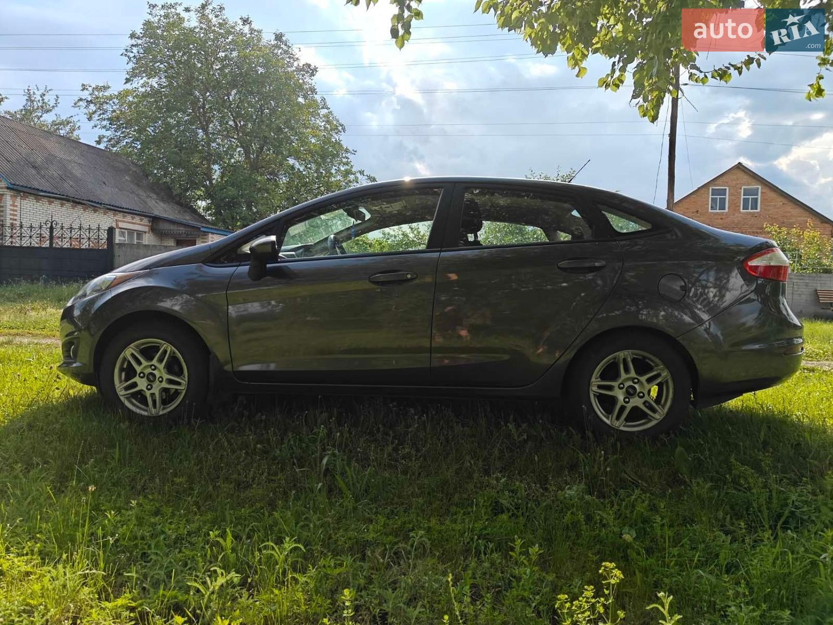 Ford Fiesta 2018 VIN 3FADP4BJ7JM144658 фото оголошення 7 з 18